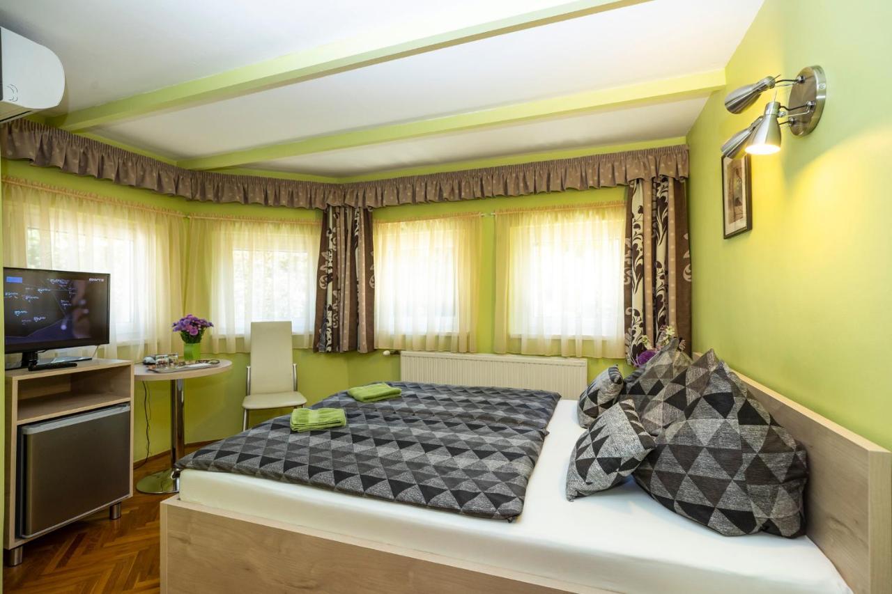 Bed and Breakfast Cecey Vendeghaz Erlau Exterior foto