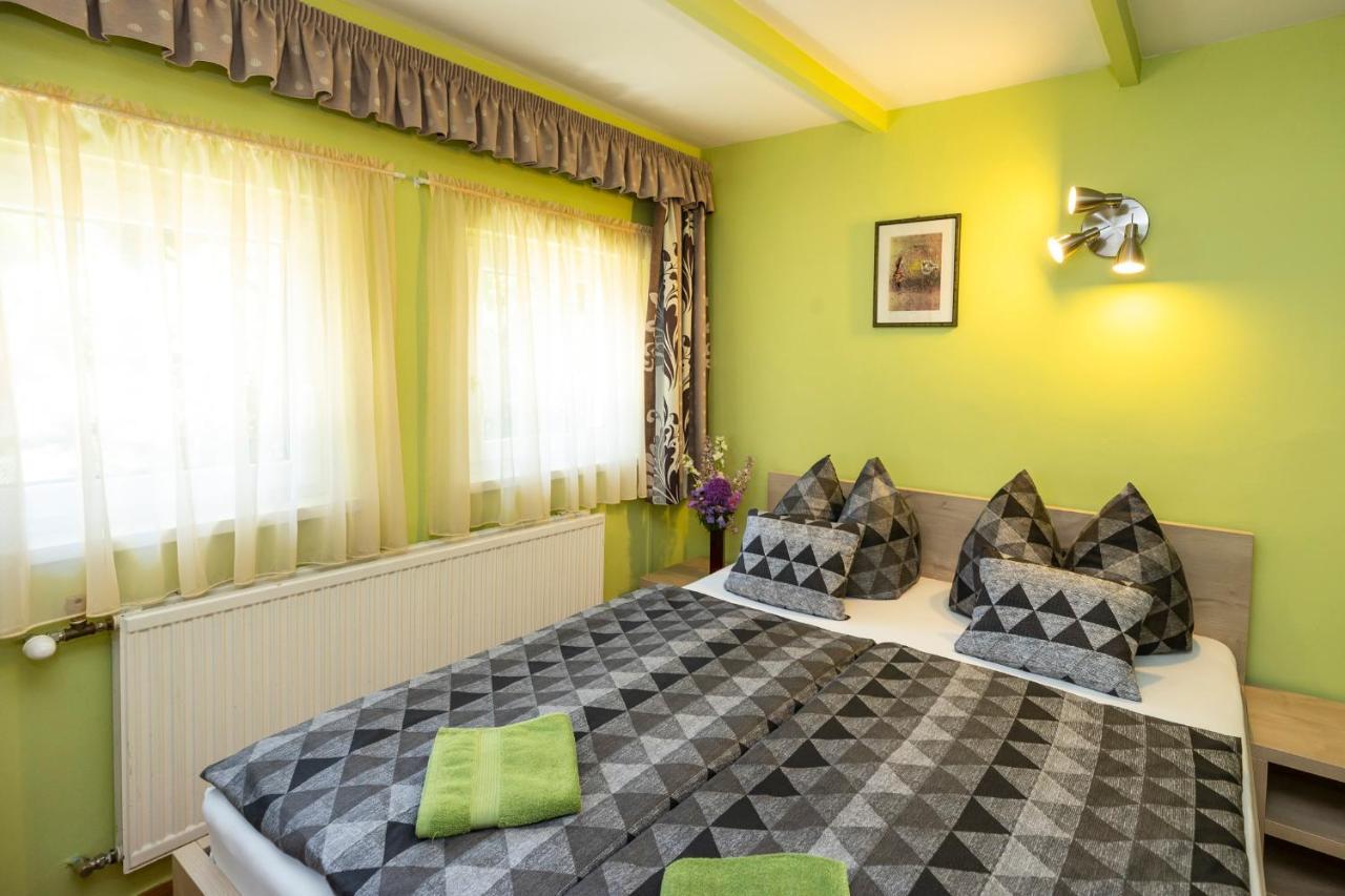 Bed and Breakfast Cecey Vendeghaz Erlau Exterior foto