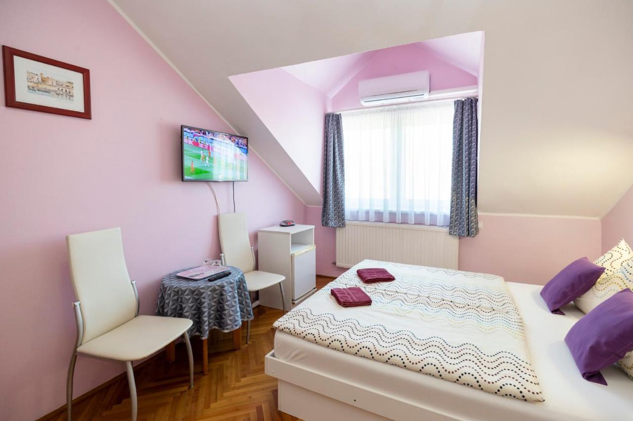 Bed and Breakfast Cecey Vendeghaz Erlau Exterior foto